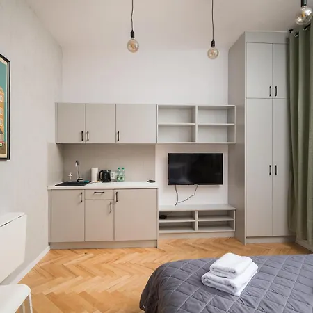Апартаменты Parkland Homely