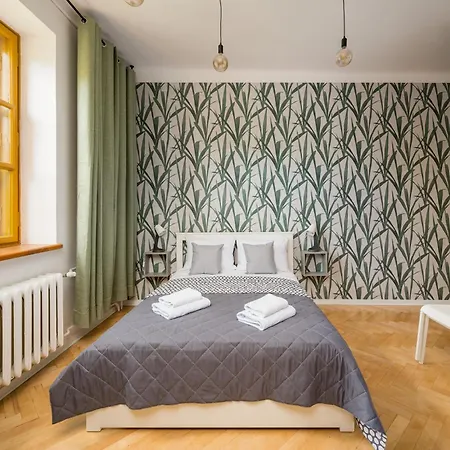 Апартаменты Parkland Homely *