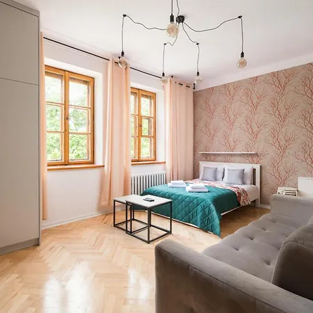 Апартаменты Parkland Homely