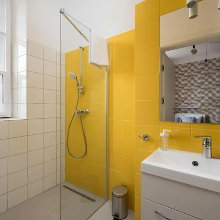 Parkland Homely Appartement Warschau