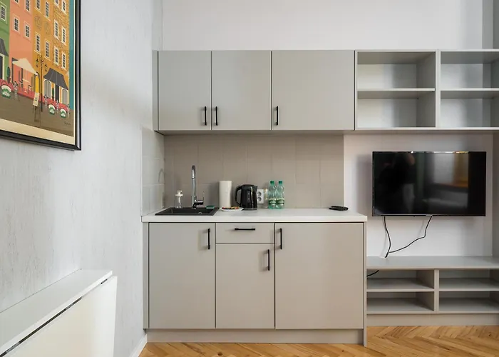 Parkland Homely Varsó