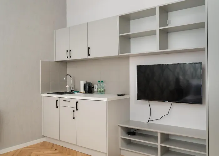 Parkland Homely Varsó