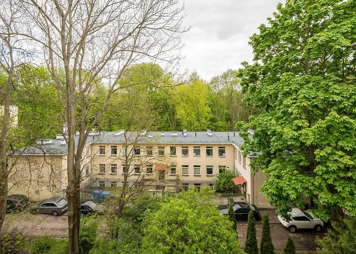 Parkland Homely Varsó