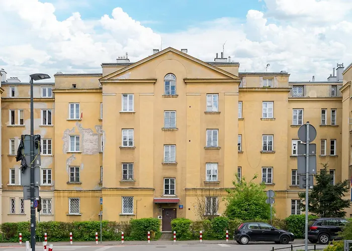 Parkland Homely Varsó