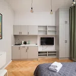 アパート Parkland Homely