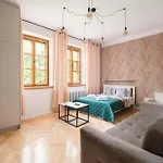 アパート Parkland Homely